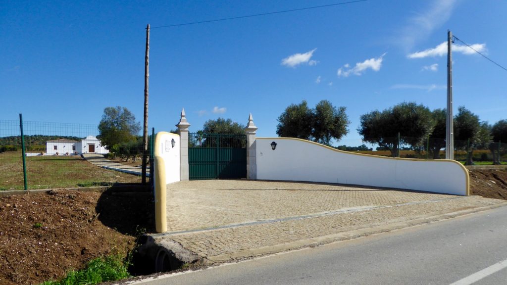 Farm Einfahrt in Portugal