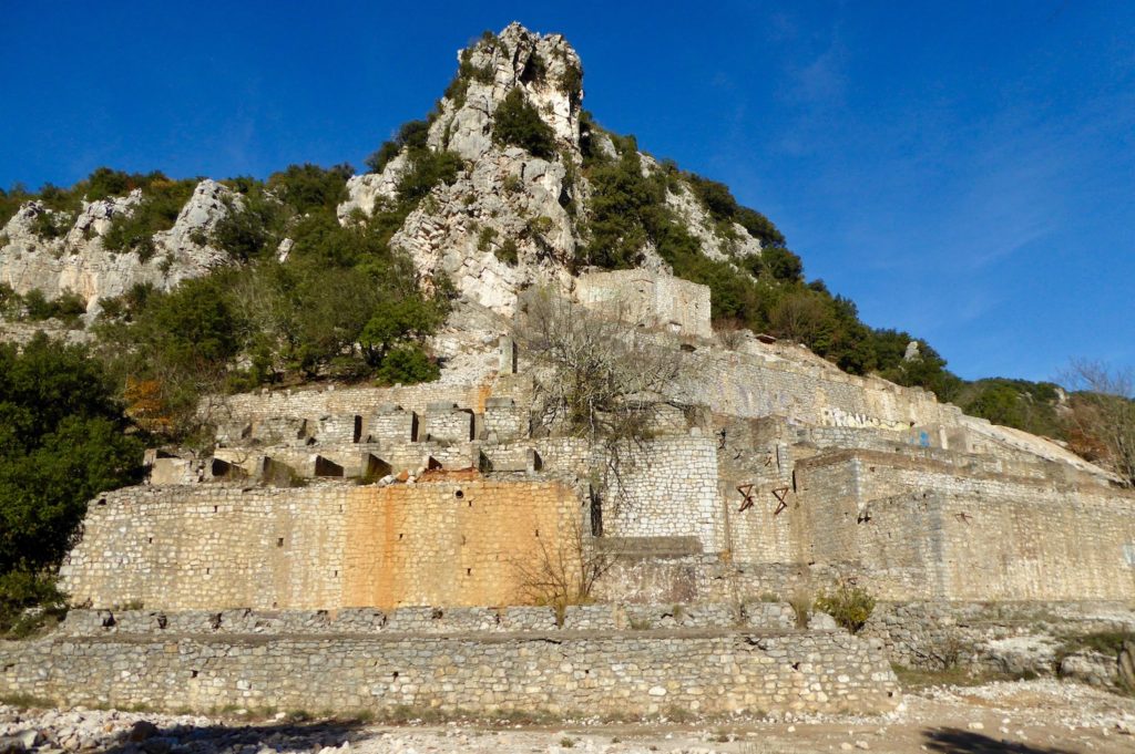 Lost Place im Cevennes Nationalpark, Saint-Laurent-le-Minier, Frankreich