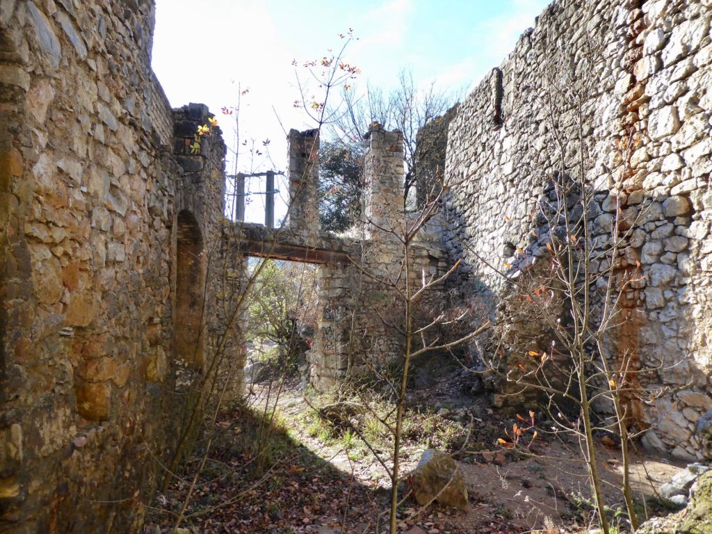 Lost Place im Cevennes Nationalpark, Saint-Laurent-le-Minier, Frankreich