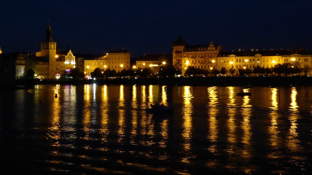 Prag bei Nacht