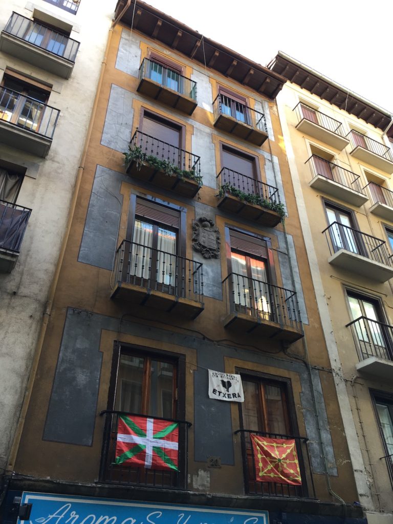 Altstadtfassade, Pamplona, Navarra, Spanien