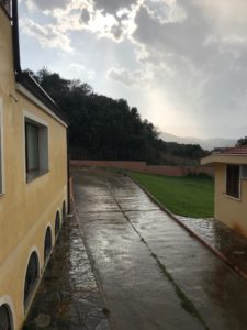 Regen und Wolken in Cardedu/Sardinien