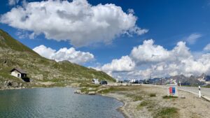 Nufenen Passhöhe Sicht nach Osten